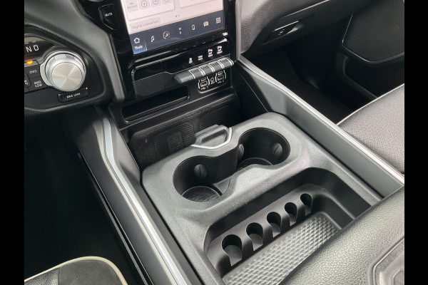 Dodge Ram 1500 5.7 V8 4x4 Crew Cab Limited Laramie Trekhaak Pano Harman/Kardon Leer Treeplanken BOMVOL!