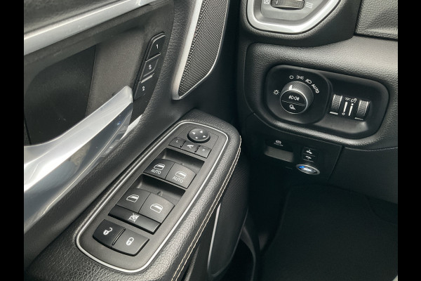 Dodge Ram 1500 5.7 V8 4x4 Crew Cab Limited Laramie Trekhaak Pano Harman/Kardon Leer Treeplanken BOMVOL!