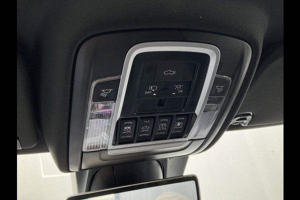 Dodge Ram 1500 5.7 V8 4x4 Crew Cab Limited Laramie Trekhaak Pano Harman/Kardon Leer Treeplanken BOMVOL!