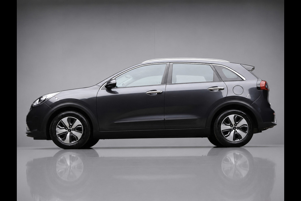 Kia Niro 1.6 GDi Hybrid DynamicLine Sport (APPLE CARPLAY,NAVI,CAMERA,CLIMATE,CRUISE,LED,SPORTSTOELEN,LM VELGEN,NETTE STAAT)