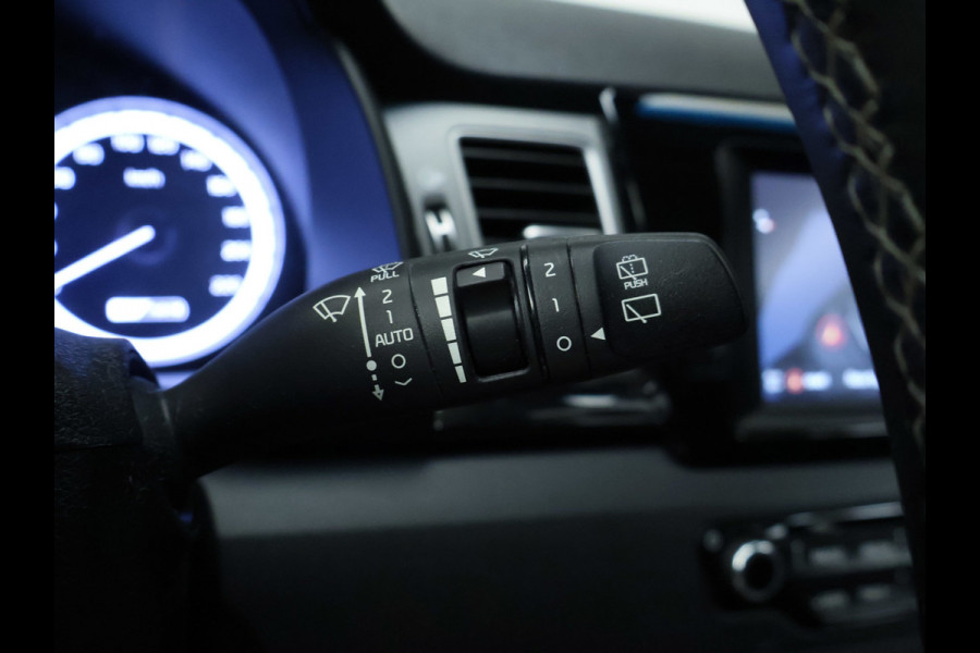 Kia Niro 1.6 GDi Hybrid DynamicLine Sport (APPLE CARPLAY,NAVI,CAMERA,CLIMATE,CRUISE,LED,SPORTSTOELEN,LM VELGEN,NETTE STAAT)