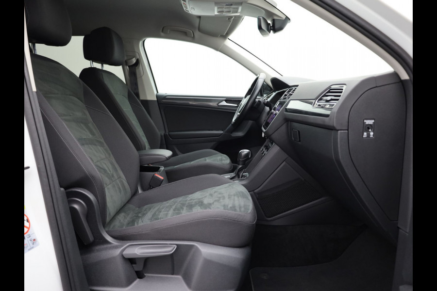 Volkswagen Tiguan 1.5 TSI ACT Highline Business R | Black Style | Head Up | Side Assist | Elk. A-klep | Prijs Rijklaar!!