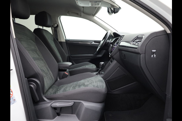 Volkswagen Tiguan 1.5 TSI ACT Highline Business R | Black Style | Head Up | Side Assist | Elk. A-klep | Prijs Rijklaar!!