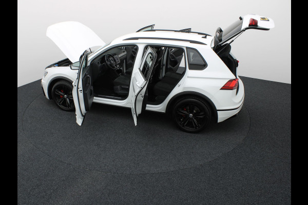 Volkswagen Tiguan 1.5 TSI ACT Highline Business R | Black Style | Head Up | Side Assist | Elk. A-klep | Prijs Rijklaar!!