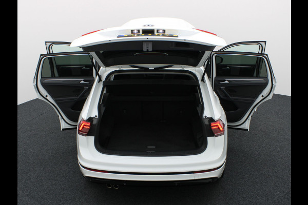 Volkswagen Tiguan 1.5 TSI ACT Highline Business R | Black Style | Head Up | Side Assist | Elk. A-klep | Prijs Rijklaar!!