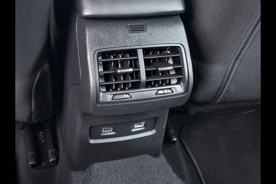 Citroën Ë-C4 Feel 50kWh 360°Camera 3D-Navi Ecc Apple Carplay Android Auto Cruise Control Regen-Lichtsensor Pdc Led Lmv SOH 89% Lane Assist Isofix Connected Apps Bluetooth DAB 1e Eigenaar Dealeronderhouden Origineel Nederlandse Auto