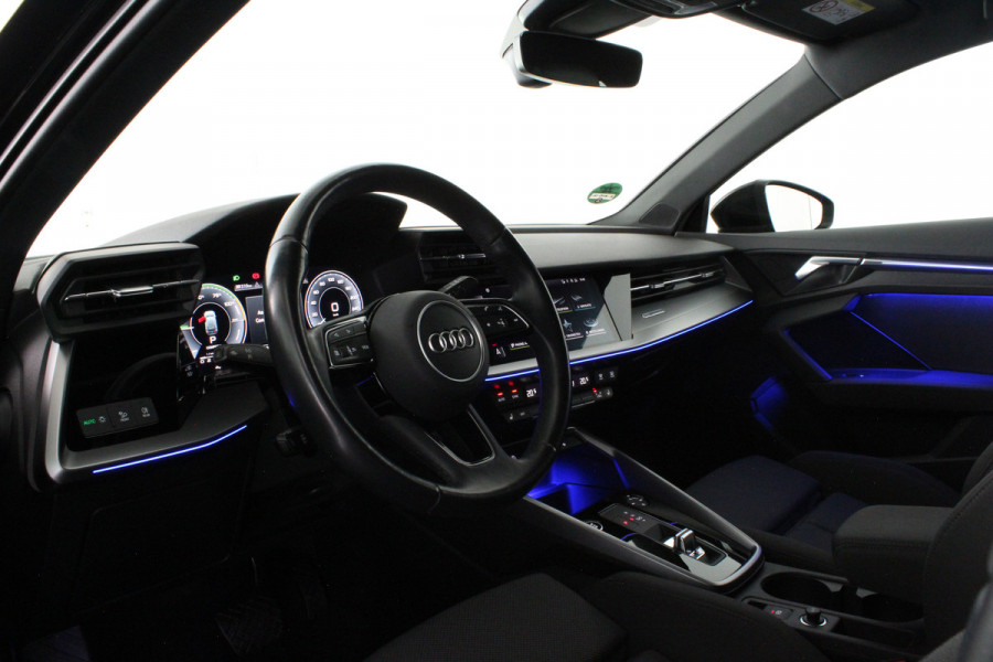 Audi A3 Sportback 40 TFSI e S line edition > Sfeerverlichting/18inch/Trekhaak/Plug in hybrid/Mythos Black