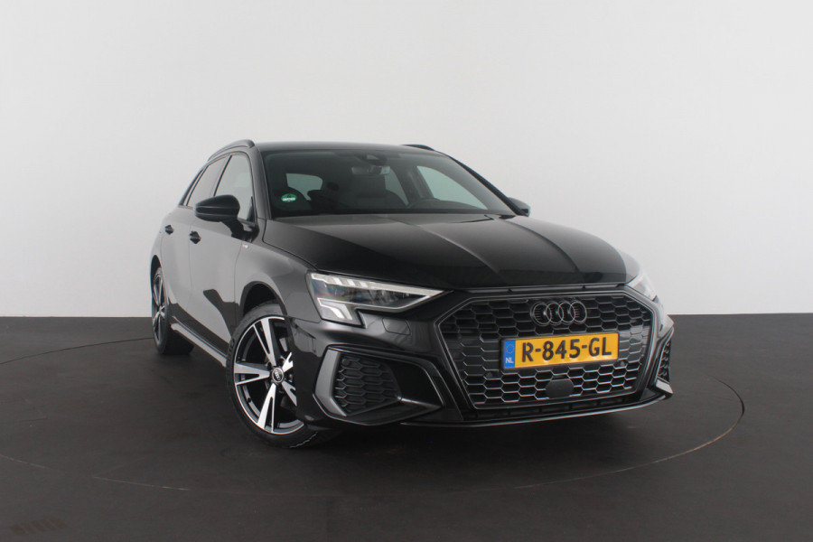 Audi A3 Sportback 40 TFSI e S line edition > Sfeerverlichting/18inch/Trekhaak/Plug in hybrid/Mythos Black