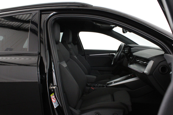 Audi A3 Sportback 40 TFSI e S line edition > Sfeerverlichting/18inch/Trekhaak/Plug in hybrid/Mythos Black