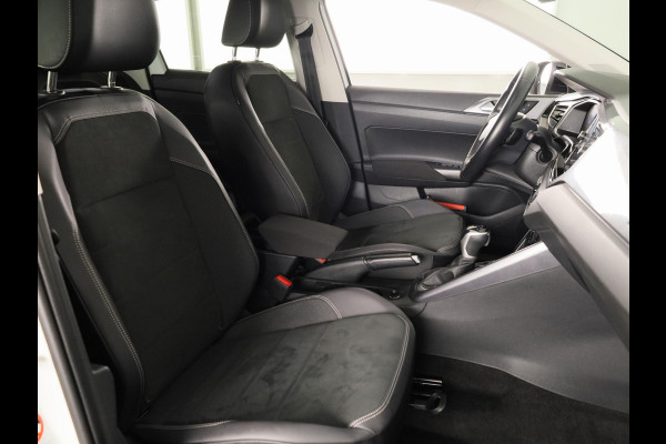 Volkswagen Taigo 1.0 TSI Style 110 pk Automaat (DSG) | Navigatie | Parkeersensoren | Achteruitrijcamera | Keyless | Matrix LED koplampen | Stoelverwarming |