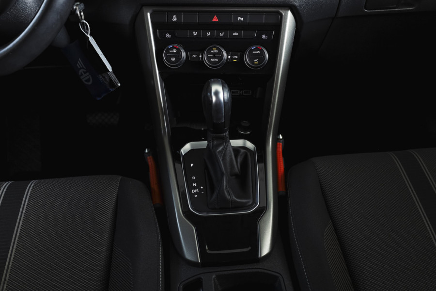 Volkswagen T-Roc 1.5 TSI Style Business 150 PK | Adapt.Cruise | PDC | Camera | NAV+App.Connect | Auto.Airco | Elek. Klep | LM 18" | Org. NL