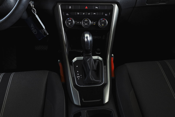 Volkswagen T-Roc 1.5 TSI Style Business 150 PK | Adapt.Cruise | PDC | Camera | NAV+App.Connect | Auto.Airco | Elek. Klep | LM 18" | Org. NL