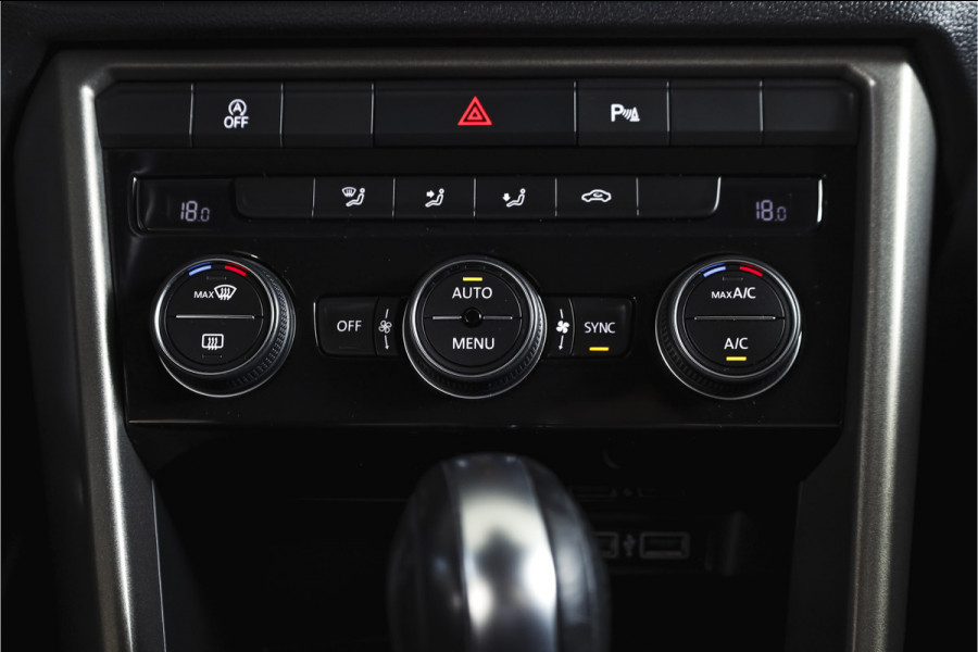Volkswagen T-Roc 1.5 TSI Style Business 150 PK | Adapt.Cruise | PDC | Camera | NAV+App.Connect | Auto.Airco | Elek. Klep | LM 18" | Org. NL
