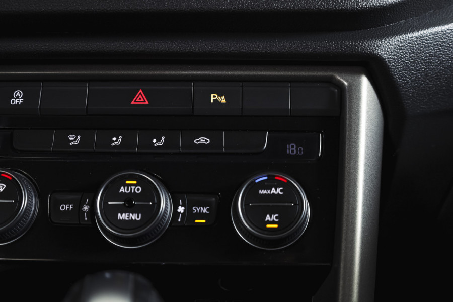 Volkswagen T-Roc 1.5 TSI Style Business 150 PK | Adapt.Cruise | PDC | Camera | NAV+App.Connect | Auto.Airco | Elek. Klep | LM 18" | Org. NL