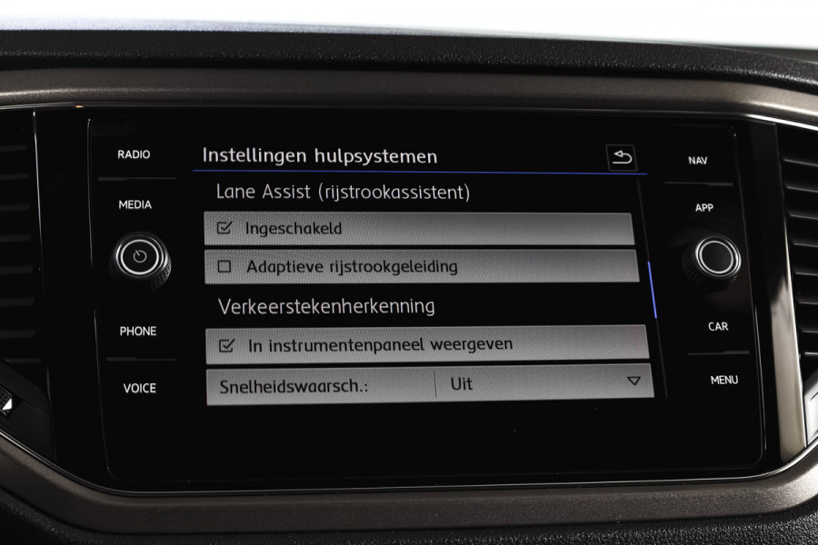Volkswagen T-Roc 1.5 TSI Style Business 150 PK | Adapt.Cruise | PDC | Camera | NAV+App.Connect | Auto.Airco | Elek. Klep | LM 18" | Org. NL