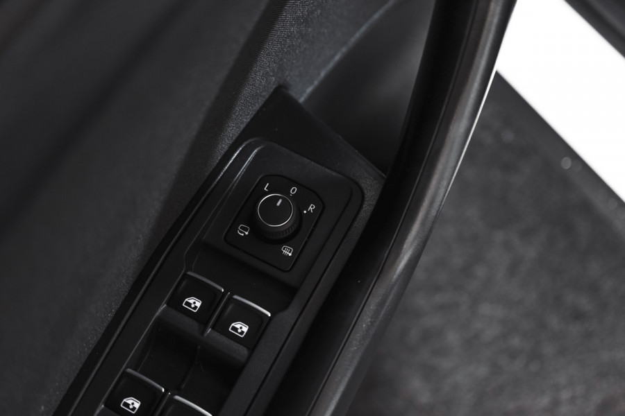 Volkswagen T-Roc 1.5 TSI Style Business 150 PK | Adapt.Cruise | PDC | Camera | NAV+App.Connect | Auto.Airco | Elek. Klep | LM 18" | Org. NL
