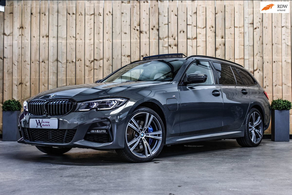 BMW 3 Serie Touring 330e M-Sport *Pano*H/K*360 Camera*Elek. Stoelen*Head-Up*