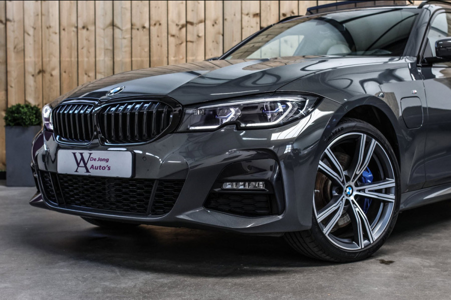 BMW 3 Serie Touring 330e M-Sport *Pano*H/K*360 Camera*Elek. Stoelen*Head-Up*