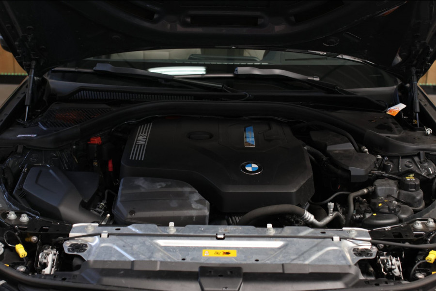 BMW 3 Serie Touring 330e M-Sport *Pano*H/K*360 Camera*Elek. Stoelen*Head-Up*