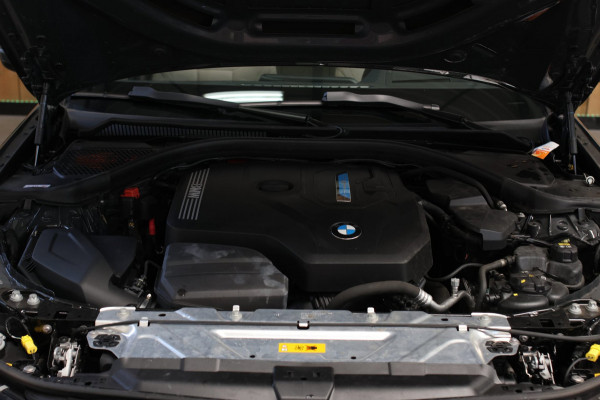 BMW 3 Serie Touring 330e M-Sport *Pano*H/K*360 Camera*Elek. Stoelen*Head-Up*