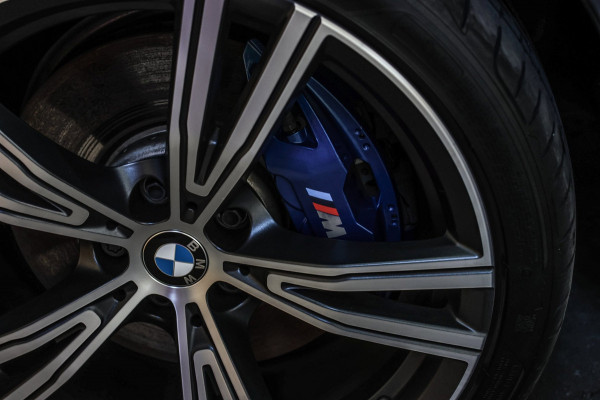 BMW 3 Serie Touring 330e M-Sport *Pano*H/K*360 Camera*Elek. Stoelen*Head-Up*