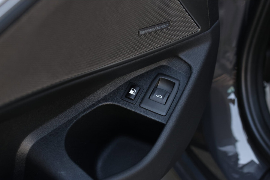 BMW 3 Serie Touring 330e M-Sport *Pano*H/K*360 Camera*Elek. Stoelen*Head-Up*