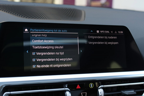BMW 3 Serie Touring 330e M-Sport *Pano*H/K*360 Camera*Elek. Stoelen*Head-Up*