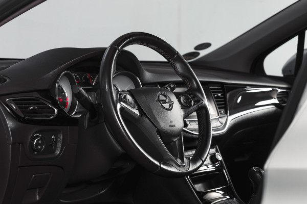 Opel Astra Sports Tourer 1.4 Turbo Innovation | Cruise | PDC | Camera | NAV + App.Connect | Auto.Airco | Afn. Trekhaak | Elek. Klep | LM 17" |