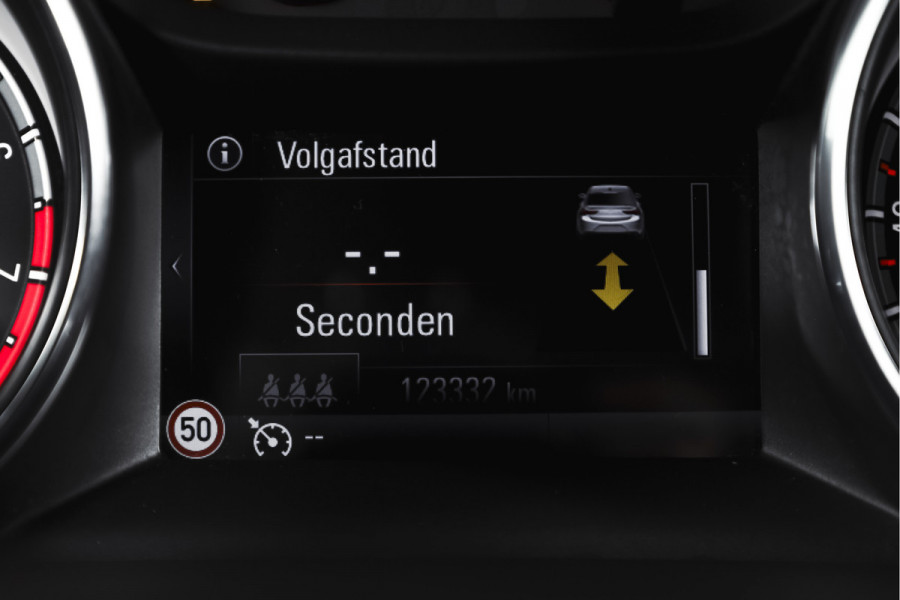 Opel Astra Sports Tourer 1.4 Turbo Innovation | Cruise | PDC | Camera | NAV + App.Connect | Auto.Airco | Afn. Trekhaak | Elek. Klep | LM 17" |