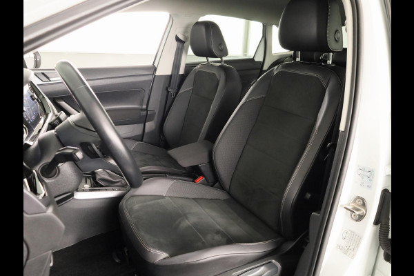 Volkswagen Taigo 1.0 TSI Style 110 pk Automaat (DSG) | Navigatie | Parkeersensoren | Achteruitrijcamera | Keyless | Matrix LED koplampen | Stoelverwarming |