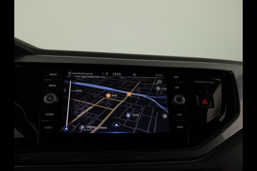 Volkswagen Taigo 1.0 TSI Style 110 pk Automaat (DSG) | Navigatie | Parkeersensoren | Achteruitrijcamera | Keyless | Matrix LED koplampen | Stoelverwarming |