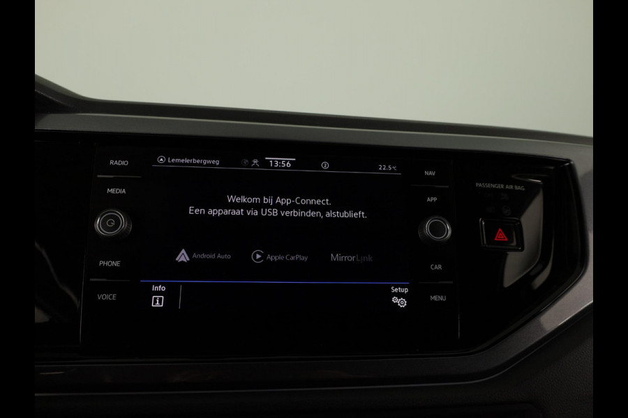 Volkswagen Taigo 1.0 TSI Style 110 pk Automaat (DSG) | Navigatie | Parkeersensoren | Achteruitrijcamera | Keyless | Matrix LED koplampen | Stoelverwarming |