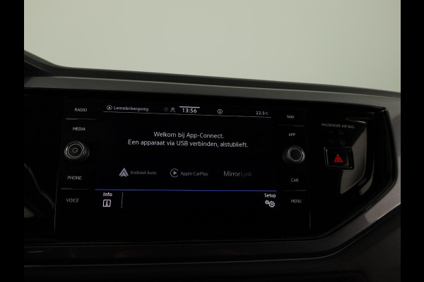 Volkswagen Taigo 1.0 TSI Style 110 pk Automaat (DSG) | Navigatie | Parkeersensoren | Achteruitrijcamera | Keyless | Matrix LED koplampen | Stoelverwarming |