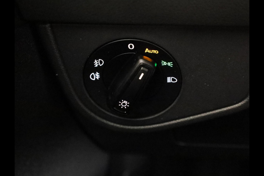 Volkswagen Taigo 1.0 TSI Style 110 pk Automaat (DSG) | Navigatie | Parkeersensoren | Achteruitrijcamera | Keyless | Matrix LED koplampen | Stoelverwarming |
