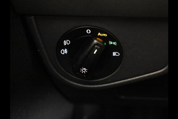 Volkswagen Taigo 1.0 TSI Style 110 pk Automaat (DSG) | Navigatie | Parkeersensoren | Achteruitrijcamera | Keyless | Matrix LED koplampen | Stoelverwarming |