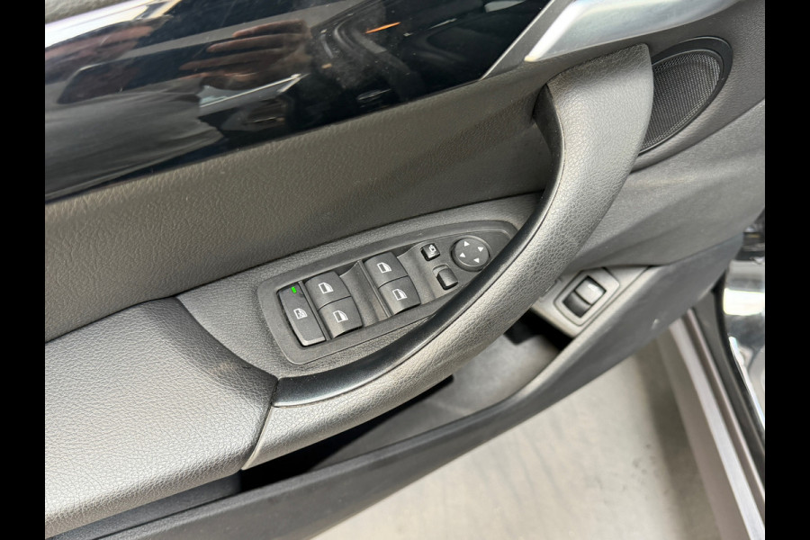 BMW X1 XDrive25e High Executive | HUD | Camera | Leder | Led | Stoelverwarming | Plug in Hybrid