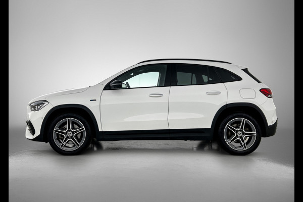 Mercedes-Benz GLA 250 e Business Solution AMG Limited lichtmetalen velgen | Wide screen | Navigatie MBUX | Parking support met camera Inclusief 24 maanden MB Certified garantie voor Europa.