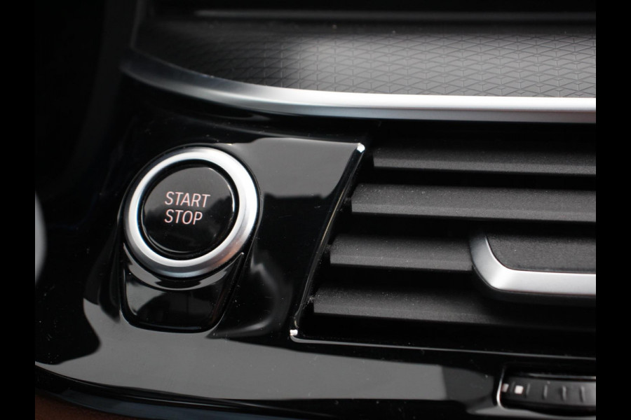 BMW 5 Serie Touring 530e M-Sport High Executive Cimate control Cruise control Navigatie Apple Carplay/ Android Auto Parkeersensoren Camera Lichtmetalen velgen Led