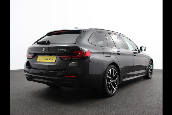 BMW 5 Serie Touring 530e M-Sport High Executive Cimate control Cruise control Navigatie Apple Carplay/ Android Auto Parkeersensoren Camera Lichtmetalen velgen Led