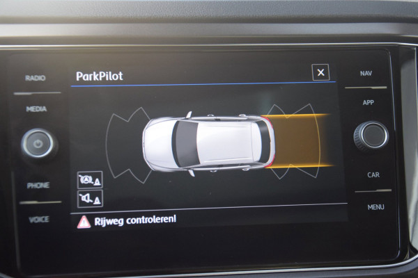 Volkswagen T-Roc 1.5 TSI Style PANORAMADAK/LED KOPLAMPEN/EXECUTIVE EN SPIEGEL-PAKKET