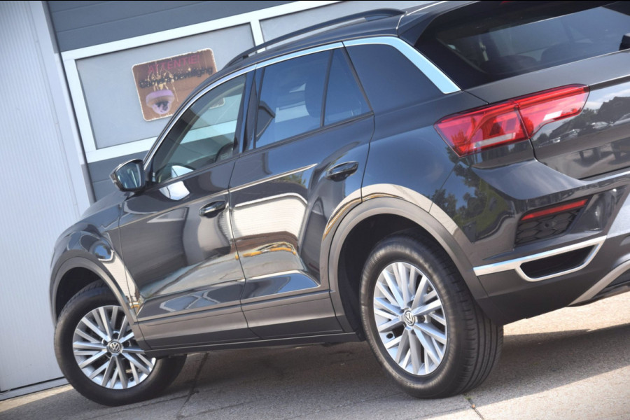 Volkswagen T-Roc 1.5 TSI Style PANORAMADAK/LED KOPLAMPEN/EXECUTIVE EN SPIEGEL-PAKKET