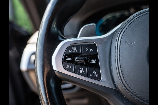 BMW 5 Serie 530e xDrive 292PK High Executive | M-Sport Shadow | HUD | CoPilot | Ambient