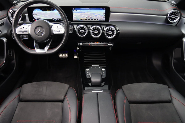 Mercedes-Benz CLA-Klasse 200 AMG Line Premium Plus / PANO / MEMORY / BURMESTER / KEYLESS / CAMERA