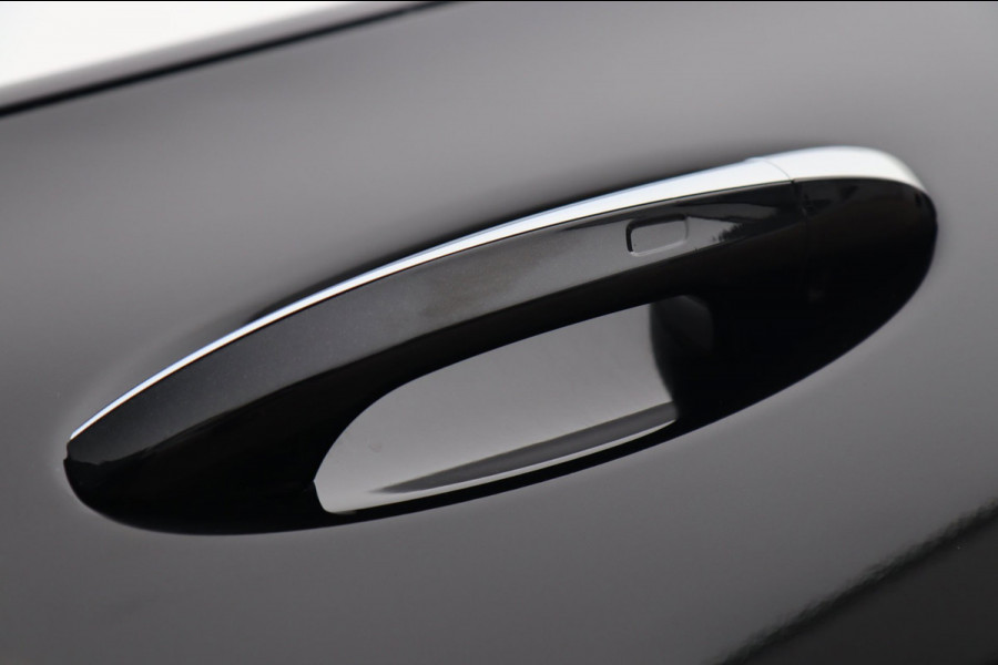Mercedes-Benz CLA-Klasse 200 AMG Line Premium Plus / PANO / MEMORY / BURMESTER / KEYLESS / CAMERA