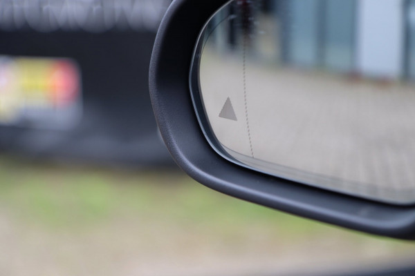 Mercedes-Benz CLA-Klasse 200 AMG Line Premium Plus / PANO / MEMORY / BURMESTER / KEYLESS / CAMERA