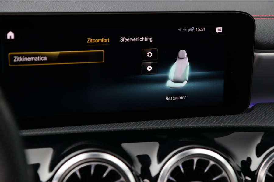 Mercedes-Benz CLA-Klasse 200 AMG Line Premium Plus / PANO / MEMORY / BURMESTER / KEYLESS / CAMERA