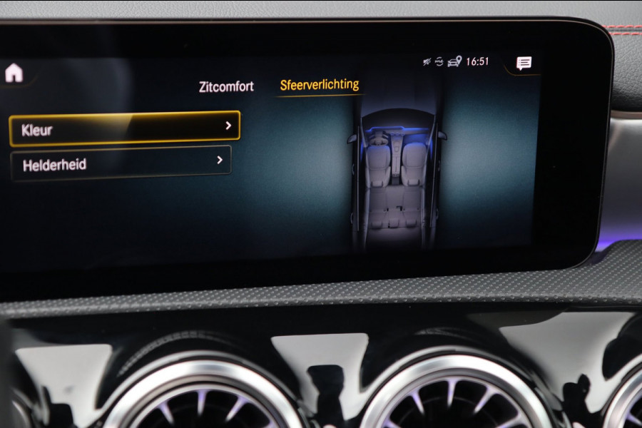 Mercedes-Benz CLA-Klasse 200 AMG Line Premium Plus / PANO / MEMORY / BURMESTER / KEYLESS / CAMERA