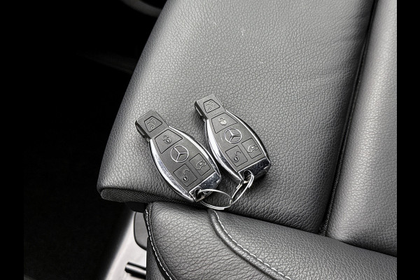 Mercedes-Benz V-Klasse 250d 4-MATIC L3 XL AMG 6-persoons Elektrische schuifdeuren Distronic Burmester Trekhaak afneembaar 2500kg