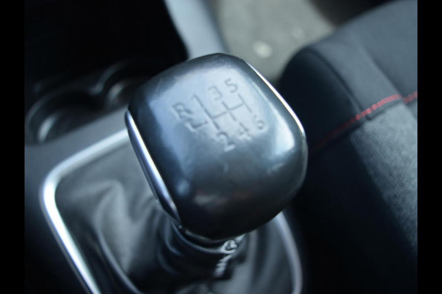 Citroën C3 1.2 PureTech S&S Shine | 100 PK | 17" ZWARTE LM VELGEN | CLIMATE CONTROL | PARKEERSENSOREN MET CAMERA | CRUISE CONTROL | NAVI |