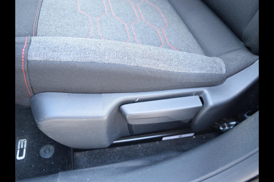 Citroën C3 1.2 PureTech S&S Shine | 100 PK | 17" ZWARTE LM VELGEN | CLIMATE CONTROL | PARKEERSENSOREN MET CAMERA | CRUISE CONTROL | NAVI |